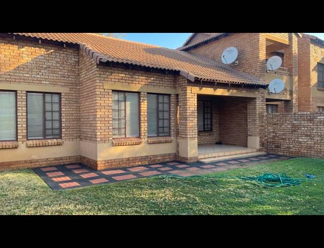 2 BEDROOM SIMPLEX FOR SALE IN MONAVONI